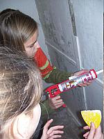 m048
